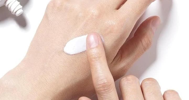 Pure Mineral Sunscreen SPF50+ PA++++ - Image 2