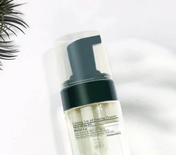 Calming Low pH Foaming Cleanser - Image 2