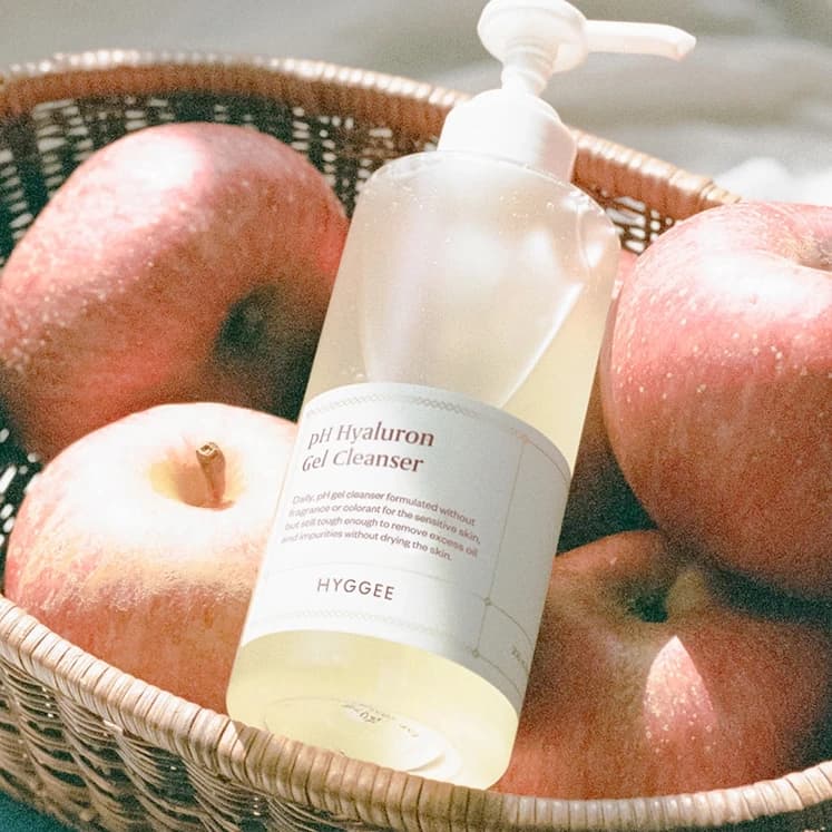 pH Hyaluron Gel Cleanser - Image 2