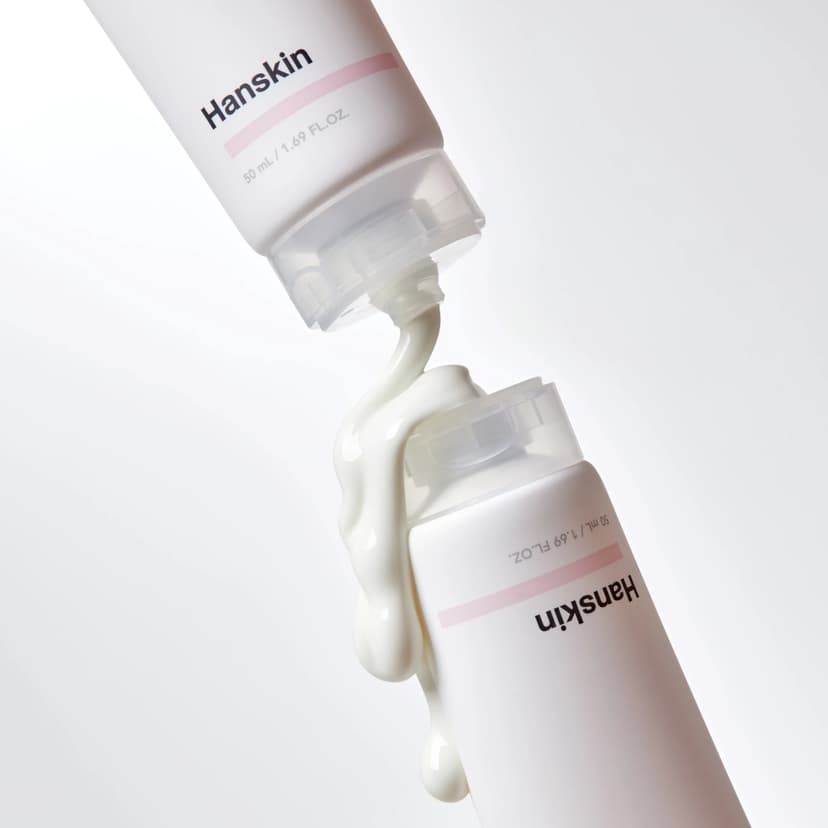 Real Complexion Hyaluronic Relief Water Sunscreen SPF50+ PA++++ - Image 3