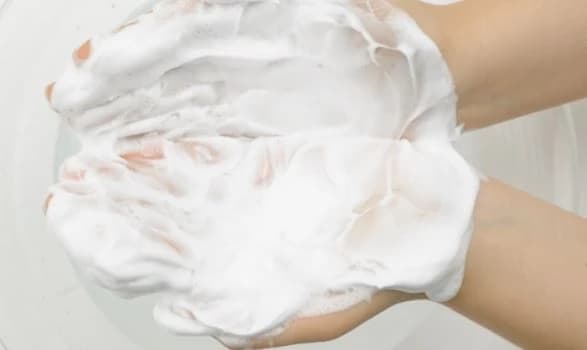 Pink Salt AHA BHA Cleansing Foam - Image 10
