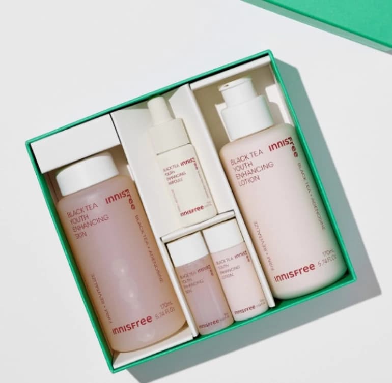 New Black Tea Youth Enhancing Skincare Set - Image 2