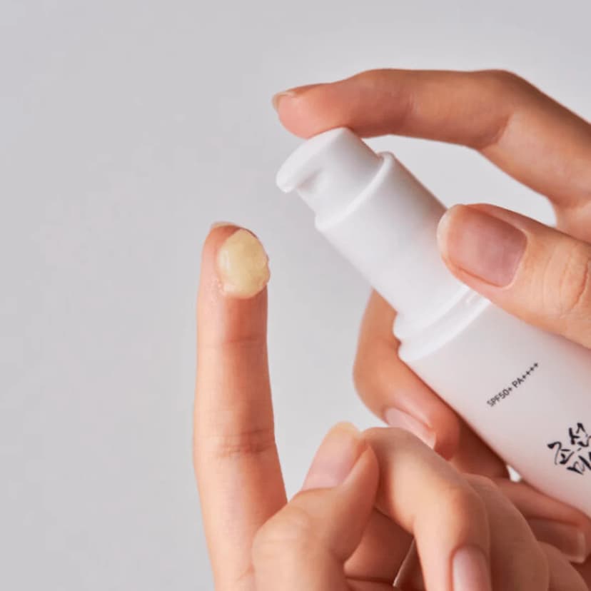 Ginseng Moist Sun Serum [SPF50+/PA++++] - Image 3