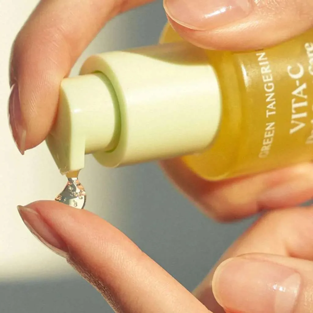 Green Tangerine Vita C Dark Spot Care Serum - Image 3