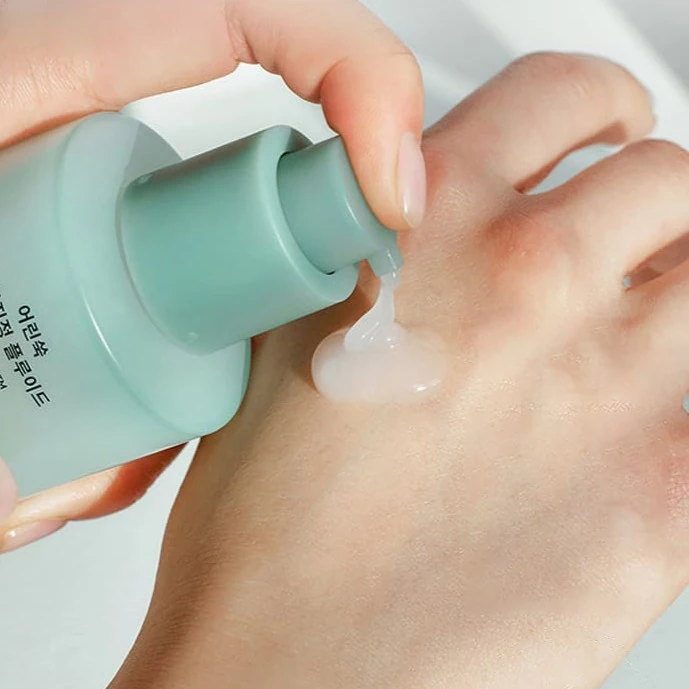 Pure Artemisia Moisturizing Soothing Fluid - Image 2