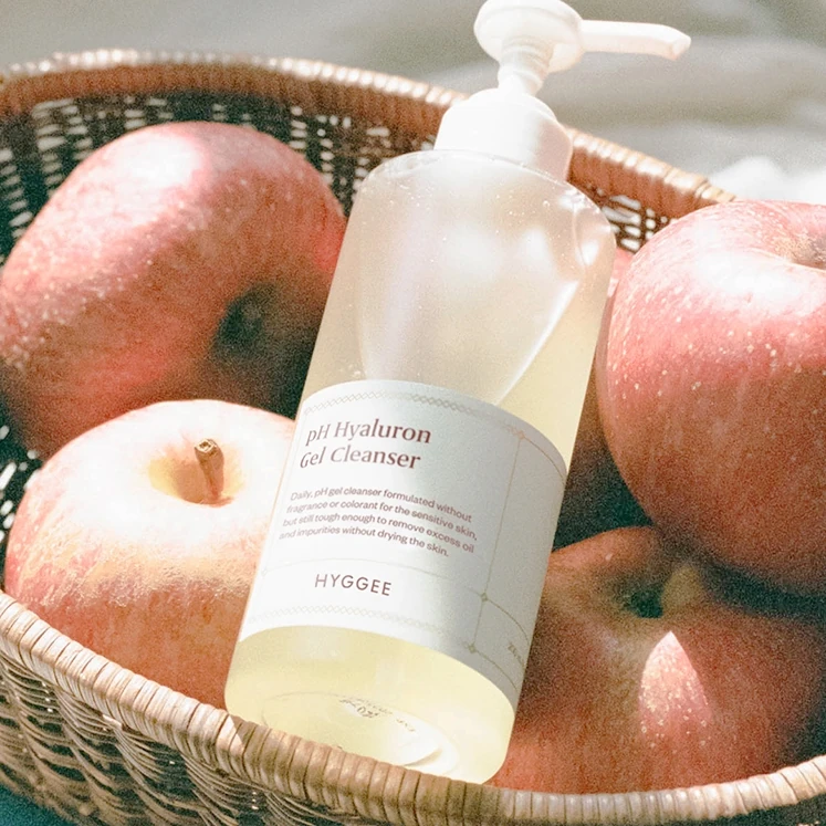 pH Hyaluron Gel Cleanser - Image 2