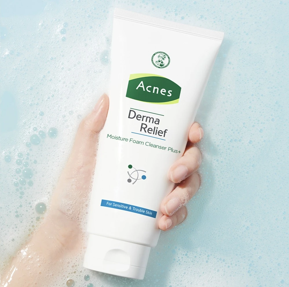 Derma Relief Moisture Foam Cleanser - Image 2