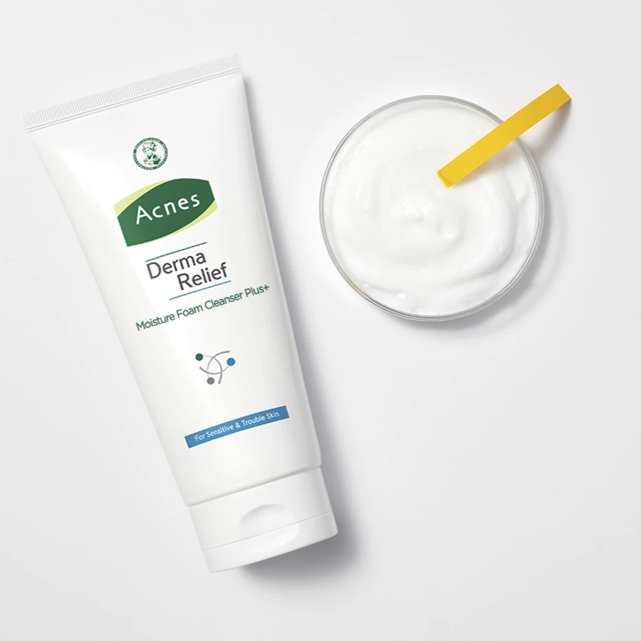 Derma Relief Moisture Foam Cleanser - Image 3