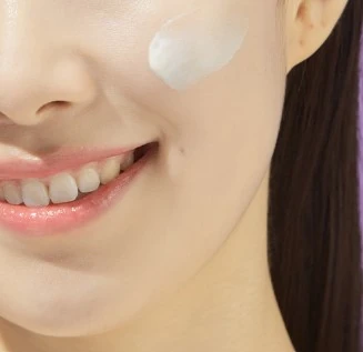 Eggplant Clearing Sun Cream SPF50+ PA++++ - Image 7