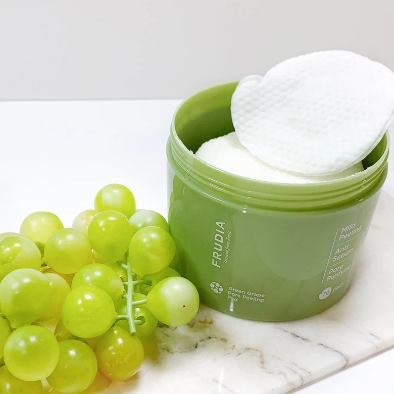 Green Grape Pore Peeling Pad Container Type 70p - Image 4