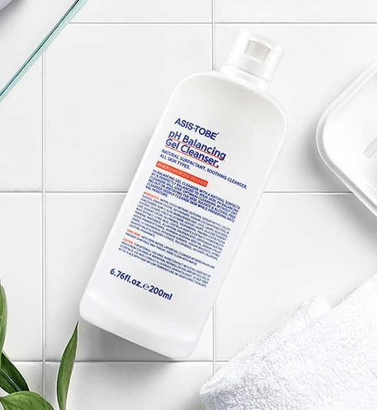 PH Balancing Gel Cleanser - Image 2