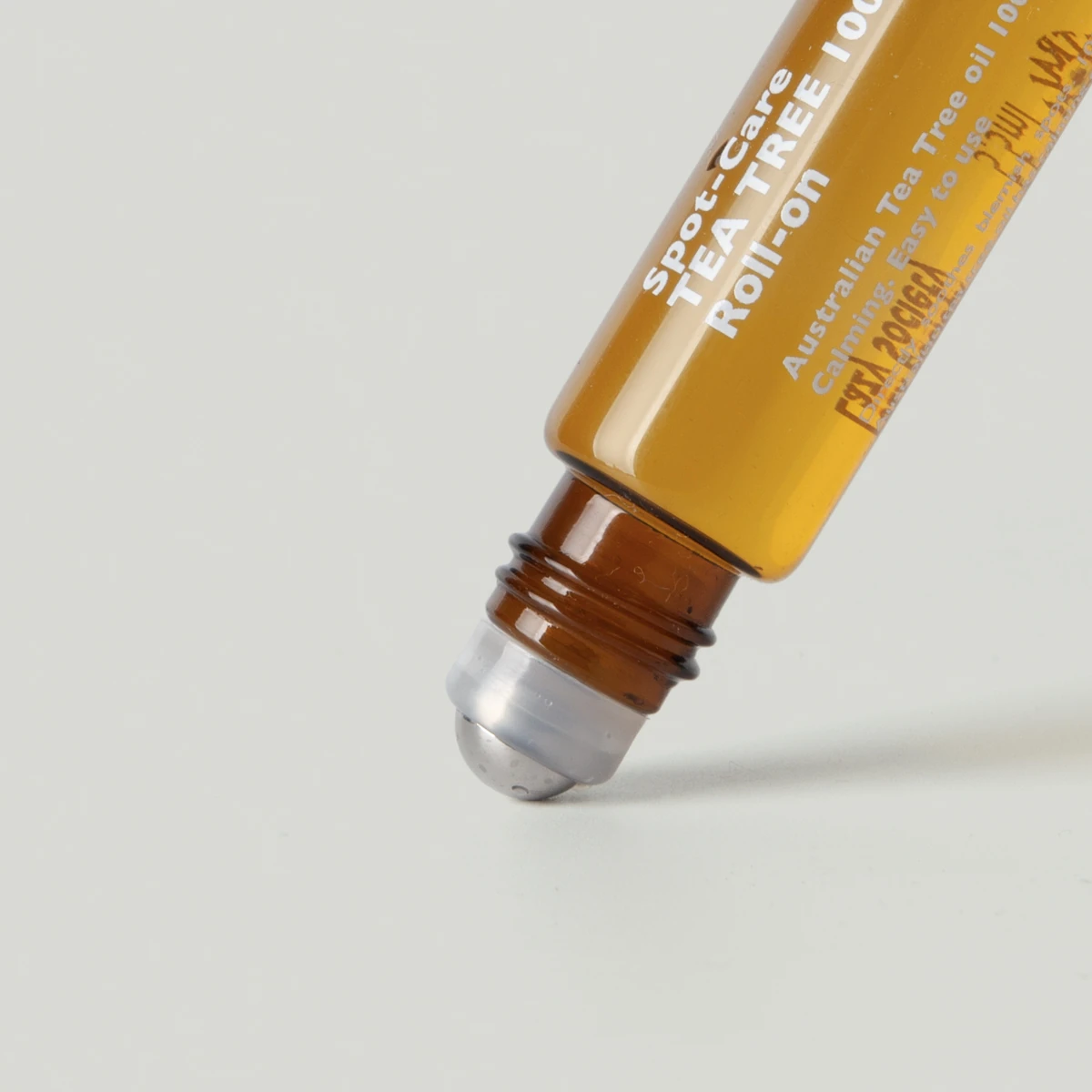 Spot Care Tea Tree Oil 100 Roll-On - Image 2