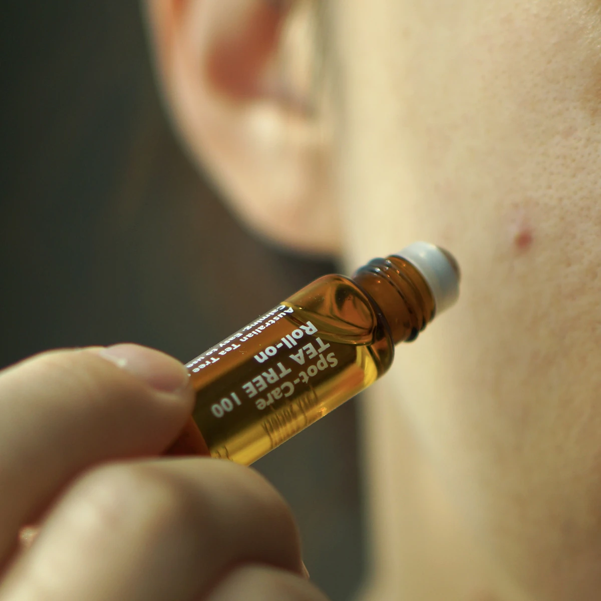 Spot Care Tea Tree Oil 100 Roll-On - Image 5