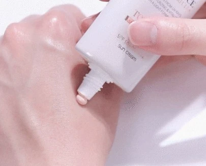 Waterful Essence Sunscreen SPF50+ PA++++ + Waterful Tone-up Sunscreen SPF50+ PA++++ + Gift Bag - Image 2