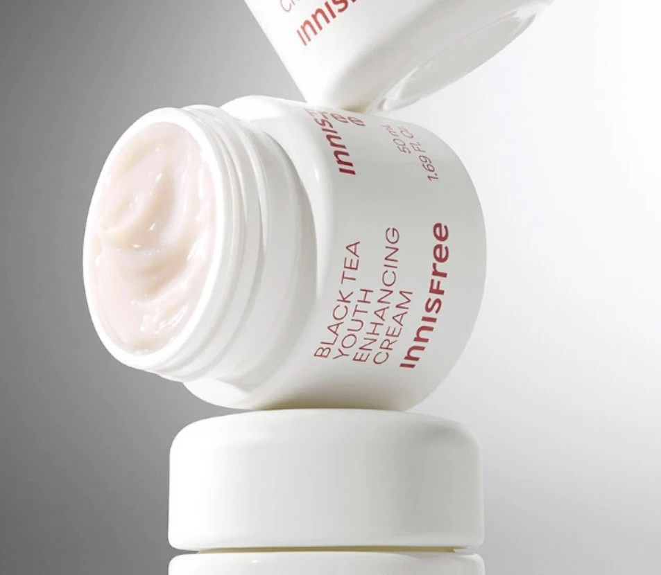 Black Tea Youth Enhancing Cream - Image 3