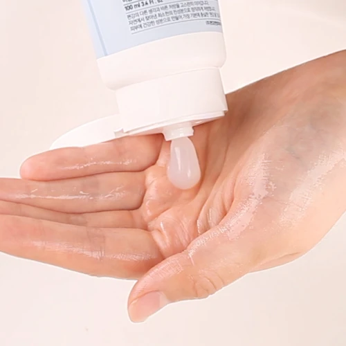 Low pH Pore Deep Cleansing Foam - Image 3