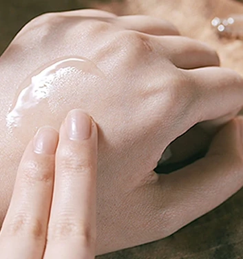 Calming Moisture Serum - Image 7