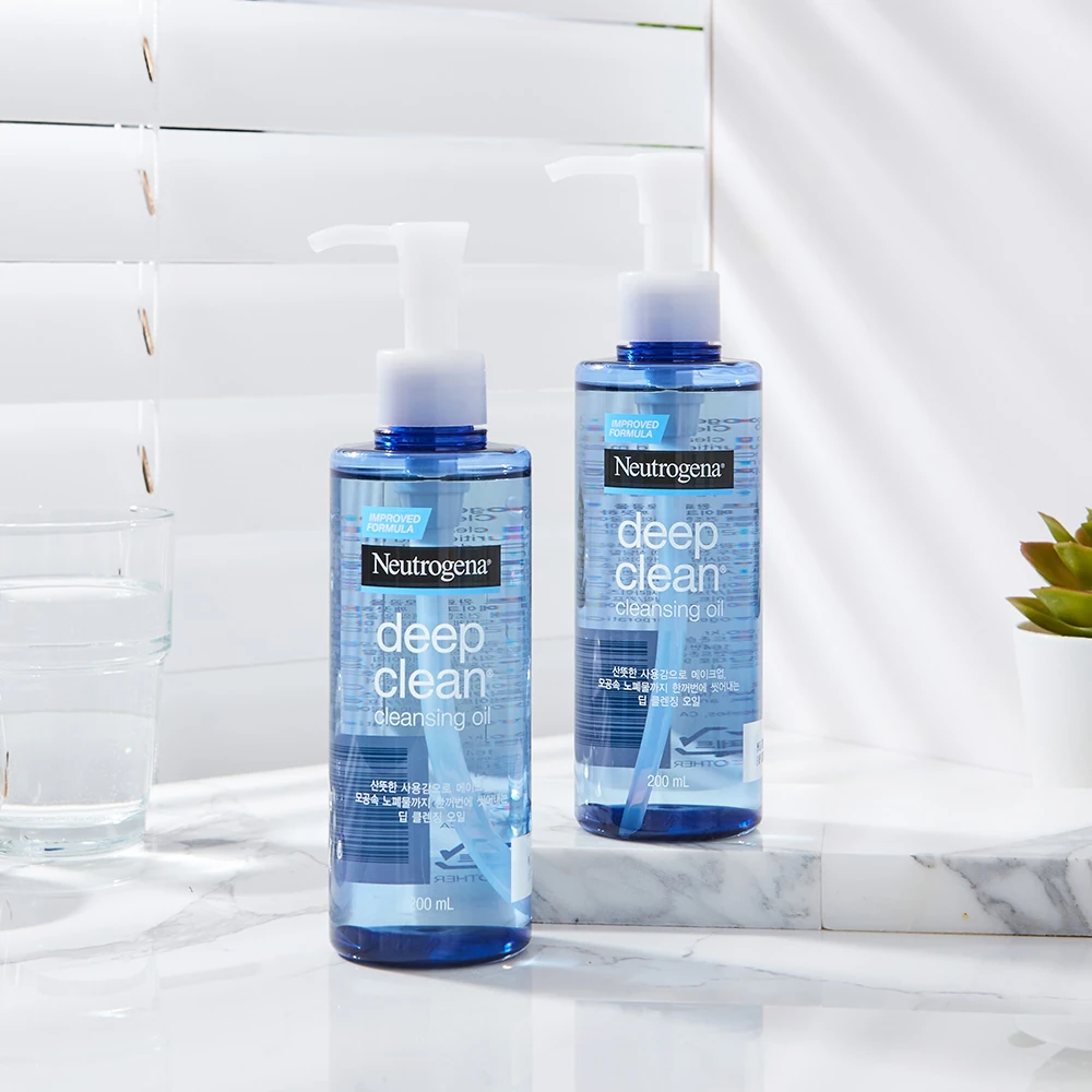 Deep Clean Cleansing Oil - Image 3
