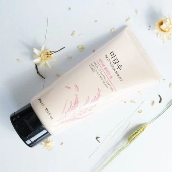 Rice Water Bright Cleansing Foam, 300ml - Image 4