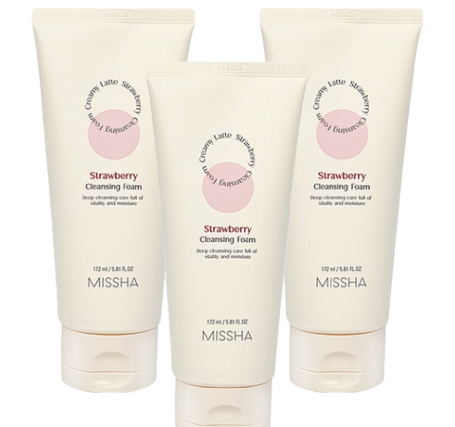 Creamy Latte Cleansing Foam Strawberry - Image 1