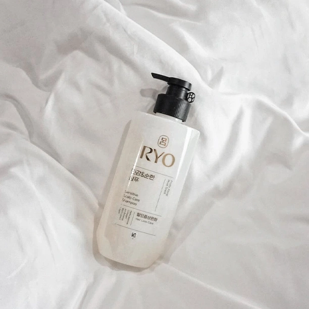 Sensitive Scalp Care Shampoo, 480ml - Image 3