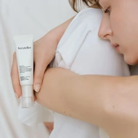Nearby For Hand & Neck Youth Serum [Eternal Grove], 30ml - Image 3